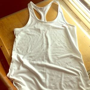 ❤️4 for $20❤️ Nike dri fit tank, slim fit